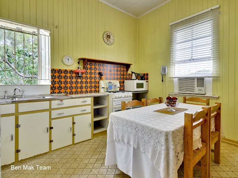 74 Days Road, Grange QLD 4051