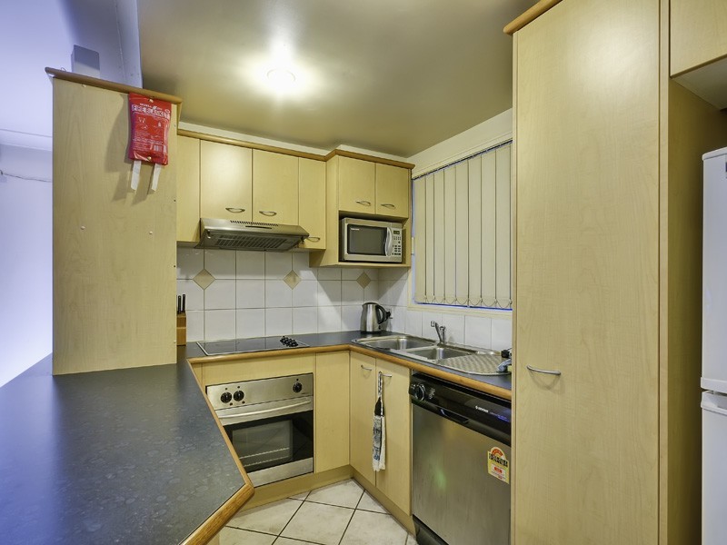 6/80 Victoria Terrace, Greenslopes QLD 4120