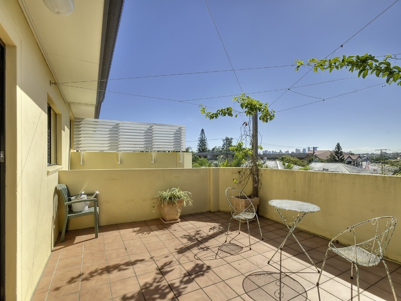 9/192 Juliette Street, Greenslopes QLD 4120