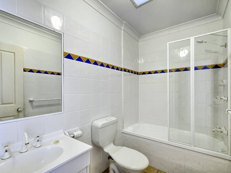 9/192 Juliette Street, Greenslopes QLD 4120