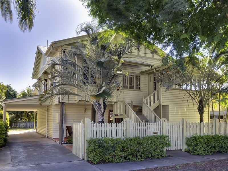 102 Linton Street, Kangaroo Point QLD 4169