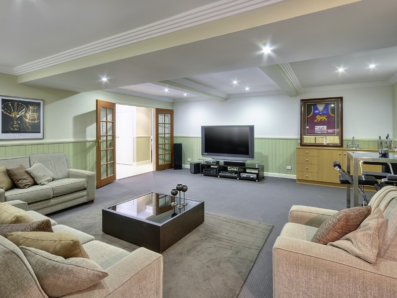 102 Linton Street, Kangaroo Point QLD 4169