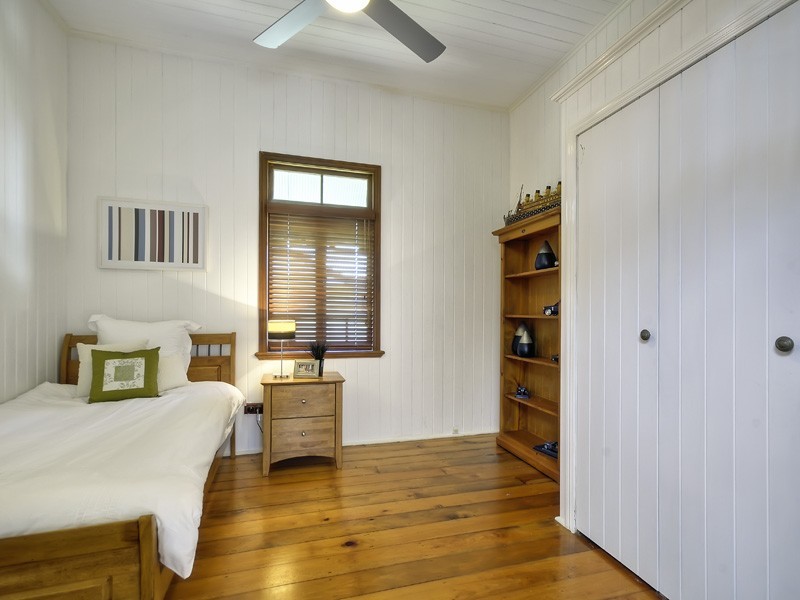 102 Linton Street, Kangaroo Point QLD 4169