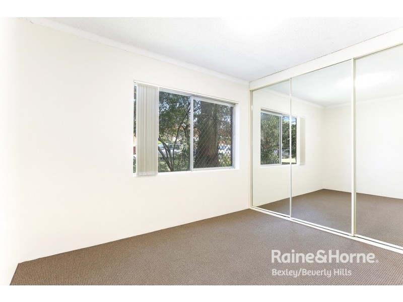 2/56 Cronulla Street, Carlton NSW 2218