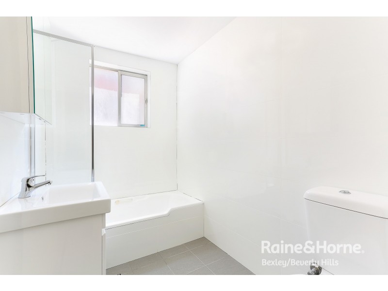 2/56 Cronulla Street, Carlton NSW 2218