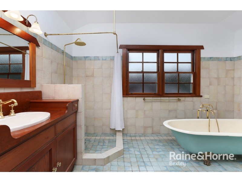 122 Queen Victoria Street, Bexley NSW 2207