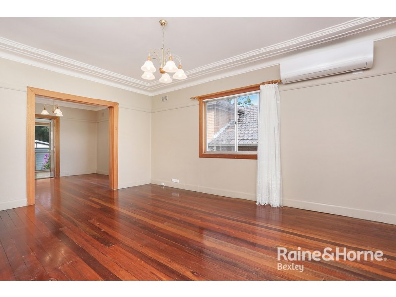 25 Glamis Street, Kingsgrove NSW 2208