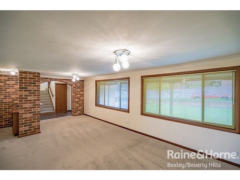 5 Oak Tree Place, Penshurst NSW 2222