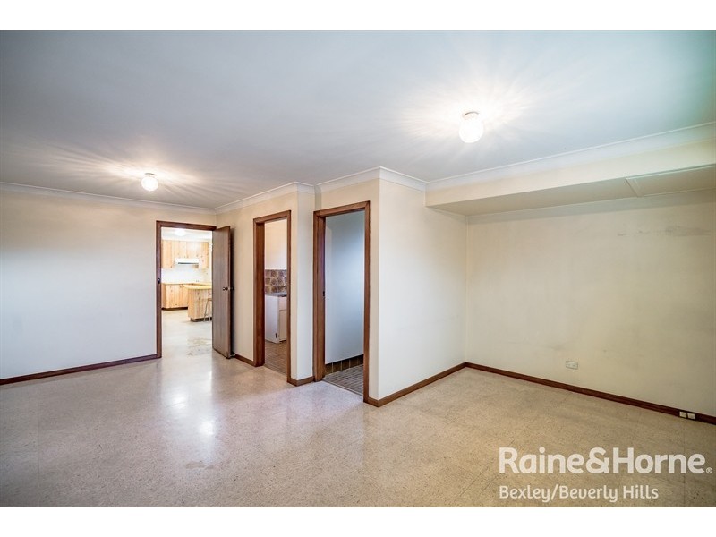 5 Oak Tree Place, Penshurst NSW 2222