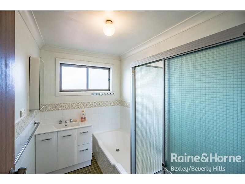 5 Oak Tree Place, Penshurst NSW 2222