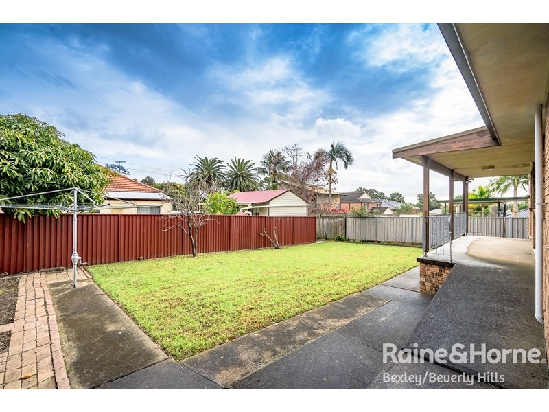 5 Oak Tree Place, Penshurst NSW 2222