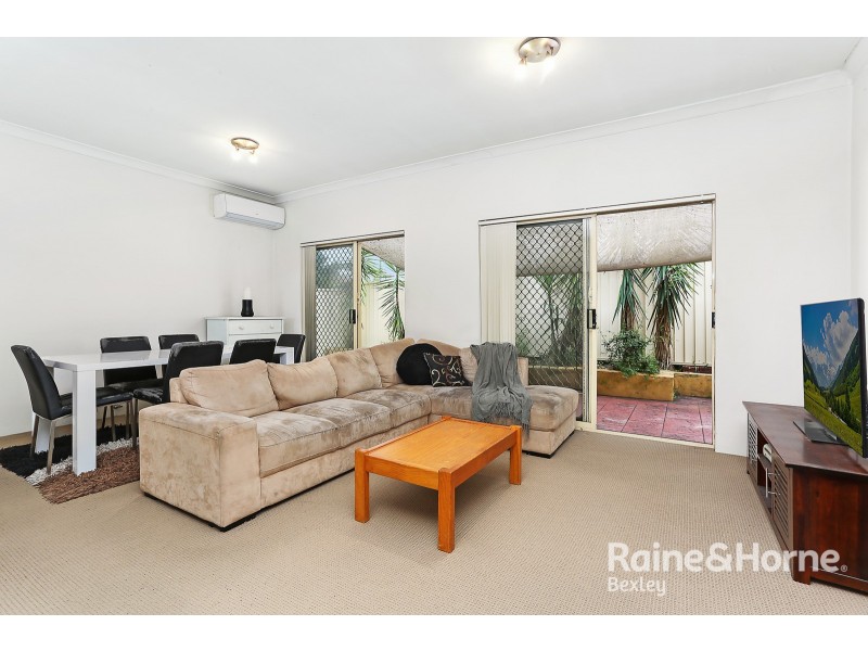 2/2A FAYE AVENUE, Blakehurst NSW 2221