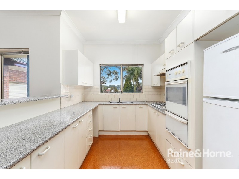 2/2A FAYE AVENUE, Blakehurst NSW 2221
