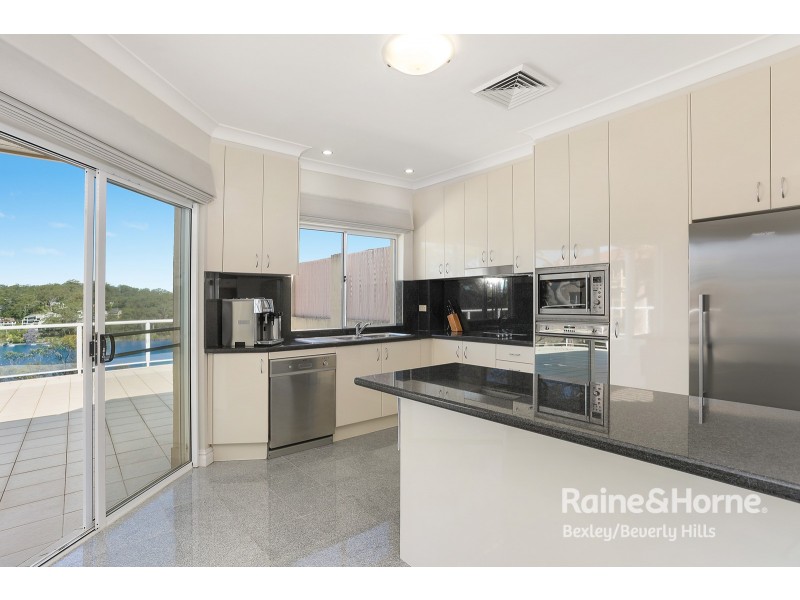 15/81 Woodlands Avenue, Lugarno NSW 2210