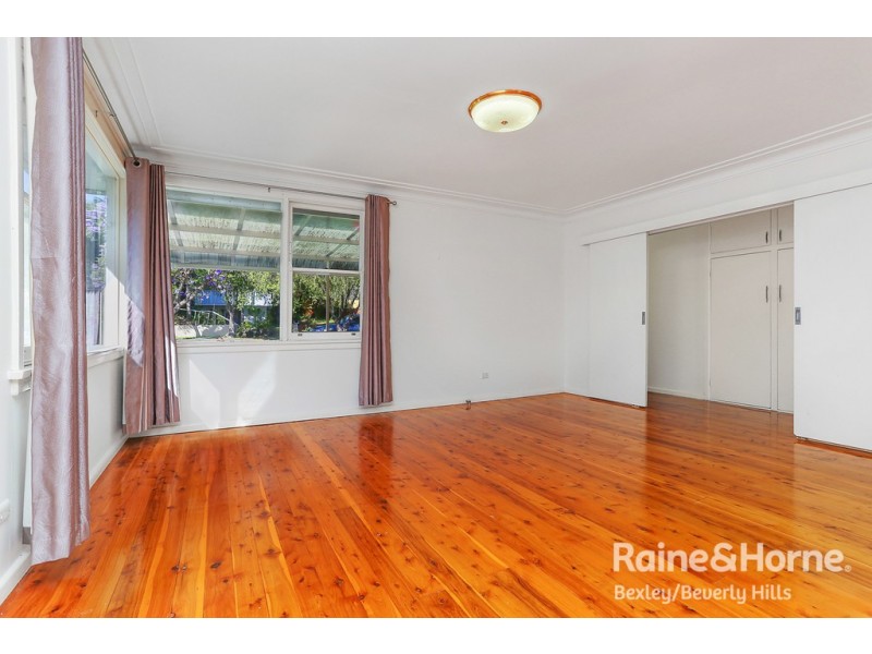 10 Vaughan Street, Blakehurst NSW 2221