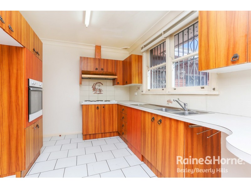 10 Vaughan Street, Blakehurst NSW 2221