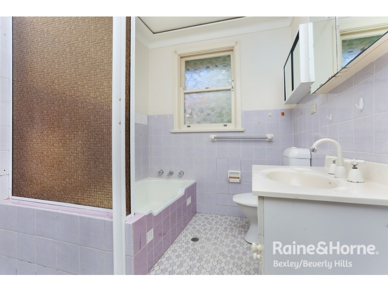 10 Vaughan Street, Blakehurst NSW 2221