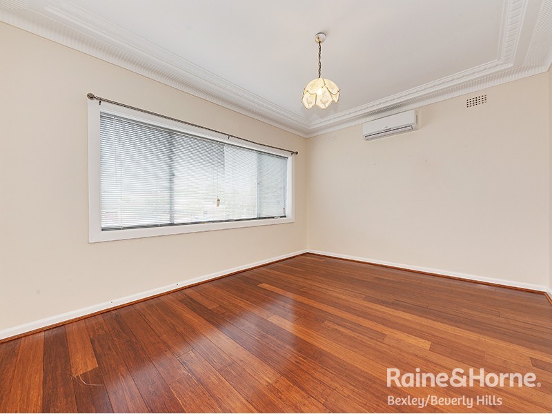 27 Edward Street, Kingsgrove NSW 2208