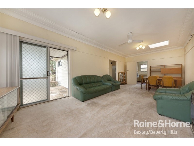87 Stoddart Street, Roselands NSW 2196