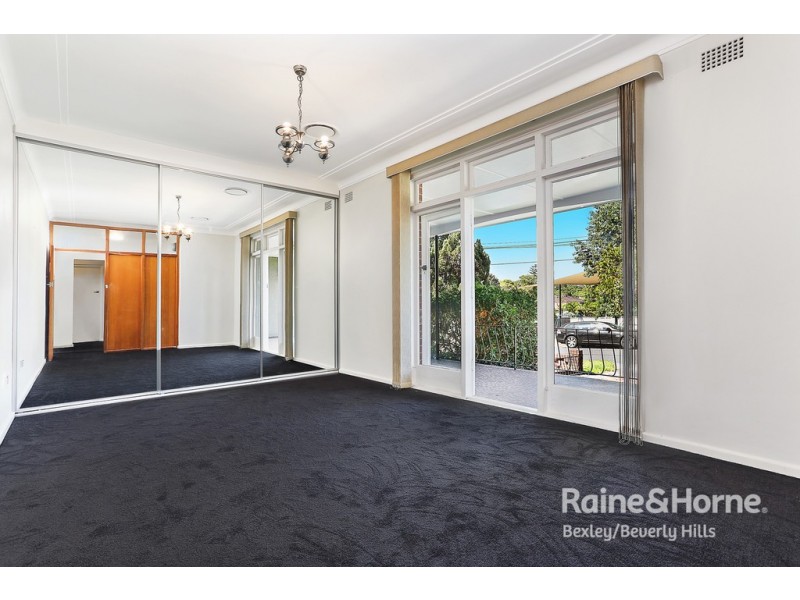 1 Berenice Street, Roselands NSW 2196