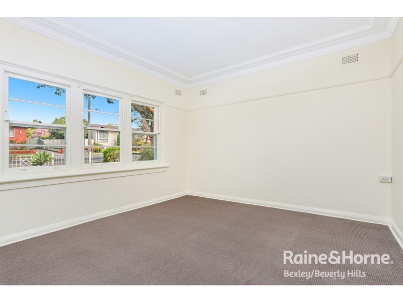 104 Edgbaston Road, Beverly Hills NSW 2209