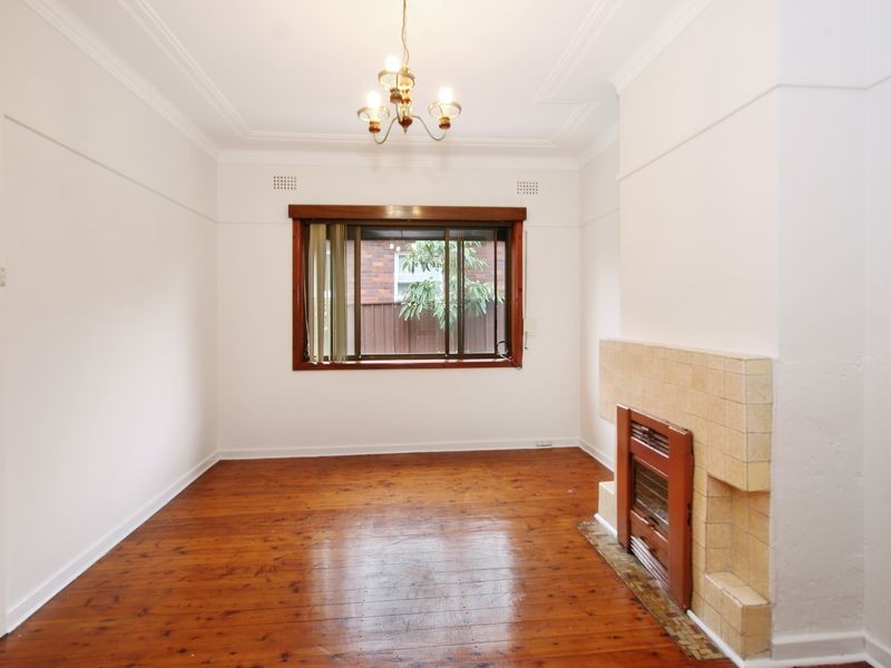 37 Proctor Ave, Kingsgrove NSW 2208