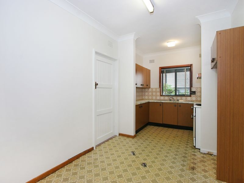 37 Proctor Ave, Kingsgrove NSW 2208