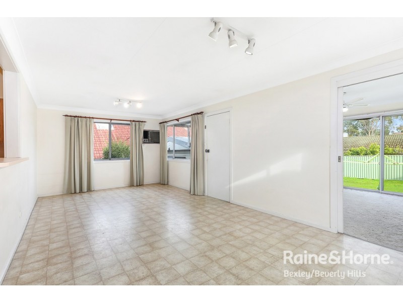 20 Leigh Avenue, Roselands NSW 2196