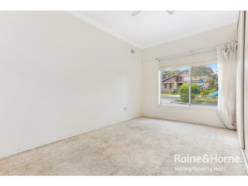 20 Leigh Avenue, Roselands NSW 2196