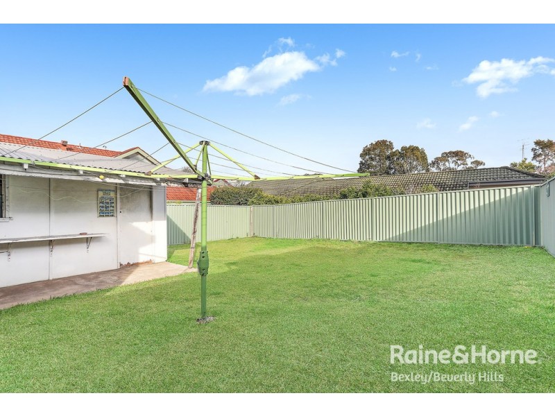 20 Leigh Avenue, Roselands NSW 2196