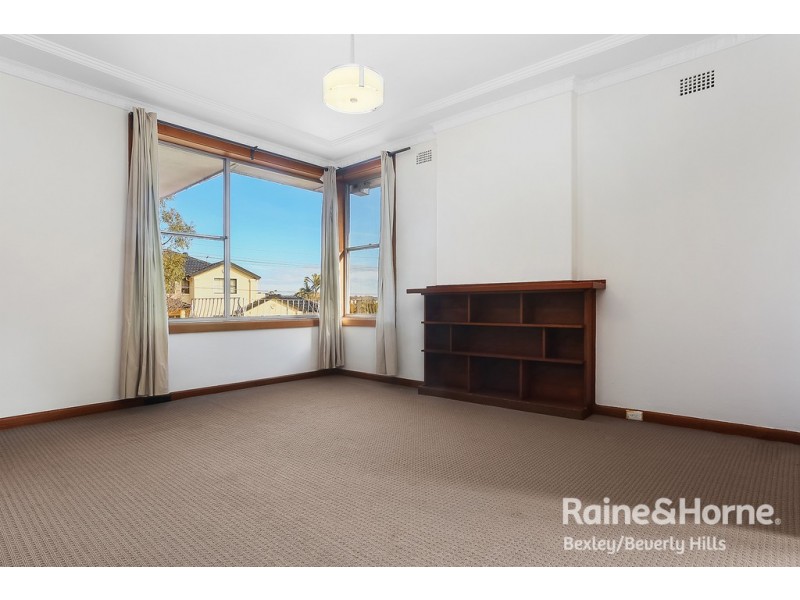 16 Mooney Avenue, Blakehurst NSW 2221