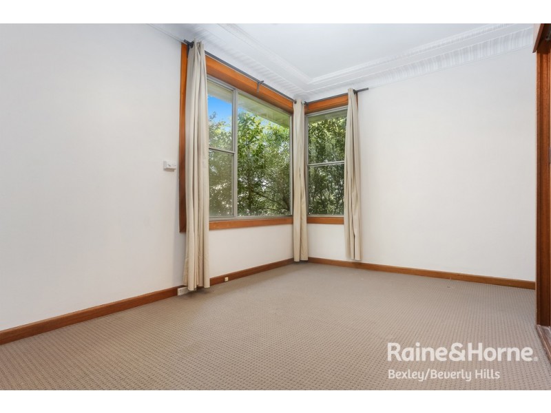16 Mooney Avenue, Blakehurst NSW 2221