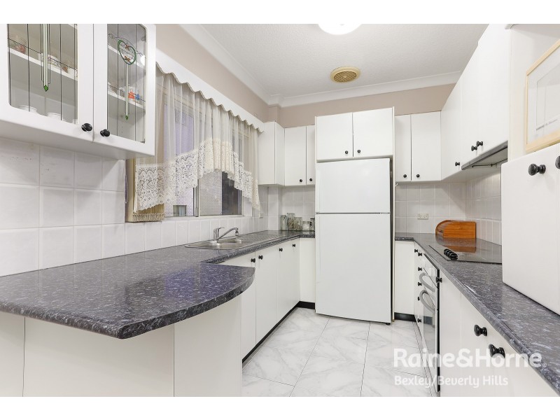 2/55 St Georges Parade, Hurstville NSW 2220