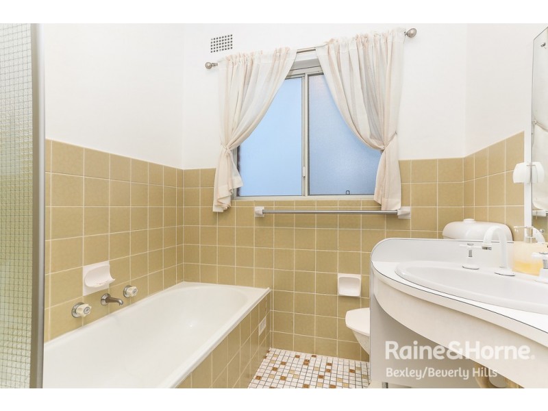 2/55 St Georges Parade, Hurstville NSW 2220