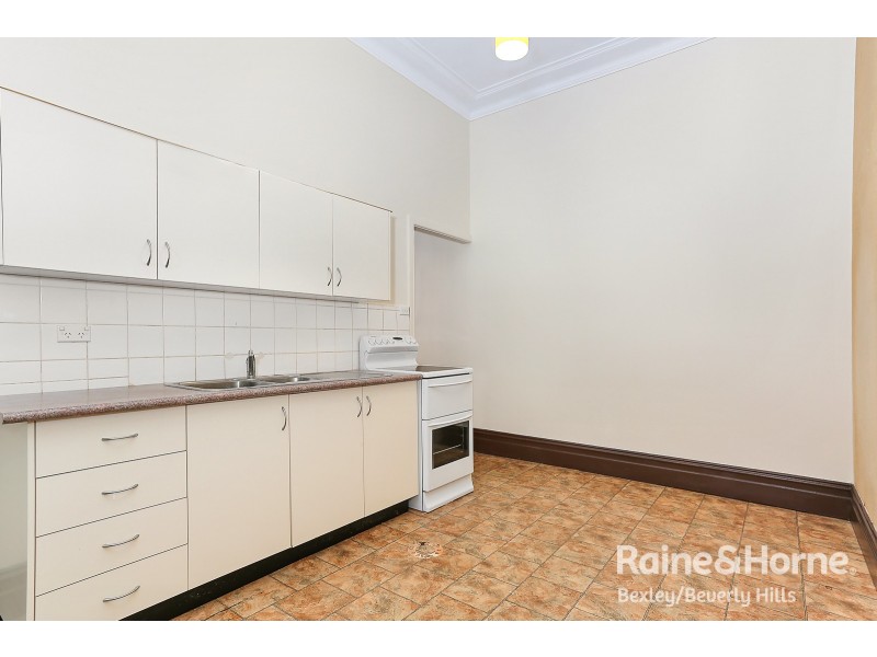 2/51 Gloucester Road, Hurstville NSW 2220