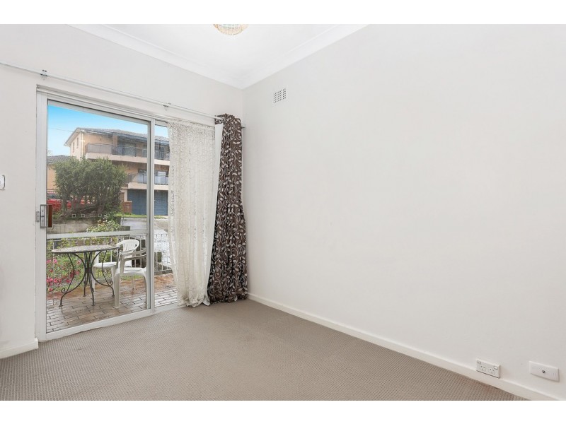 4 Junee Crescent, Kingsgrove NSW 2208