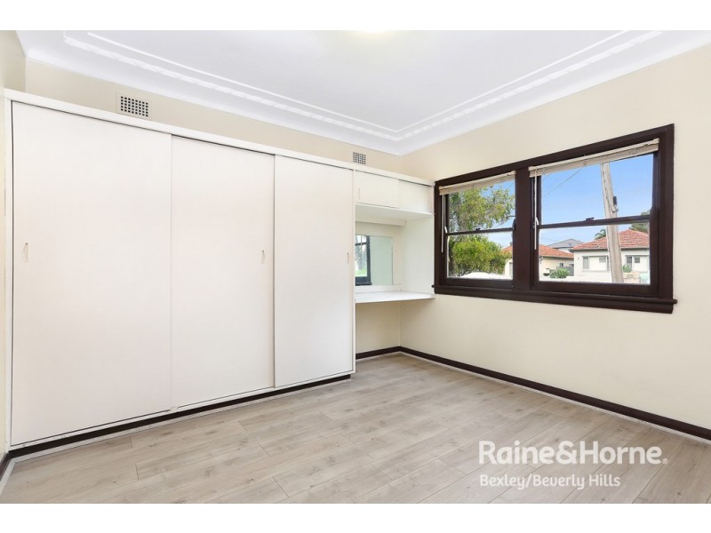 33 Glamis Street, Kingsgrove NSW 2208