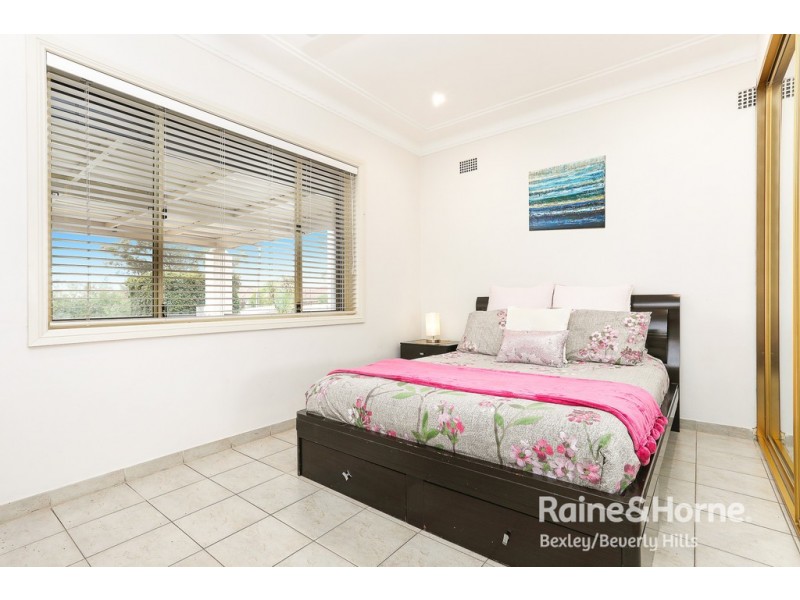 27 Nockolds Avenue, Punchbowl NSW 2196