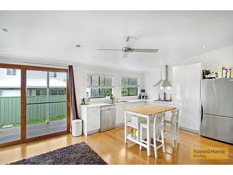 5 CHAMBERLAIN RD, Bexley NSW 2207