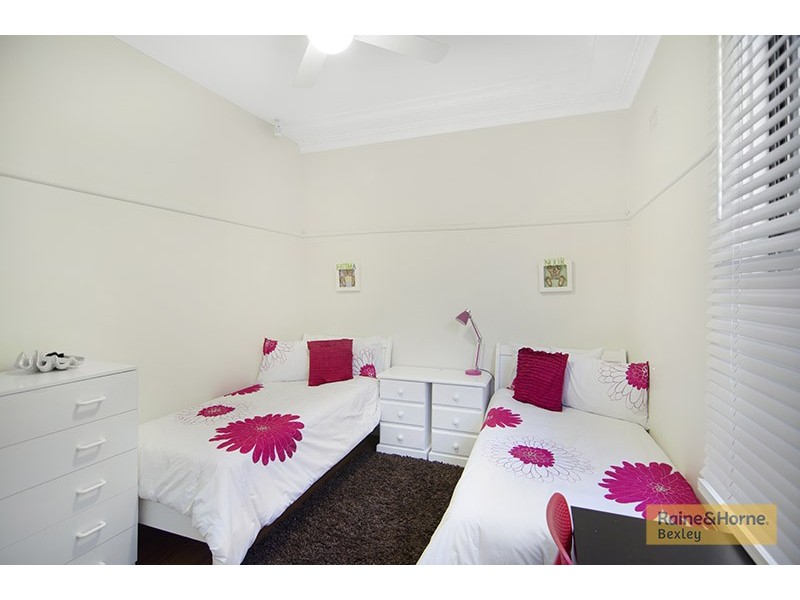 5 CHAMBERLAIN RD, Bexley NSW 2207