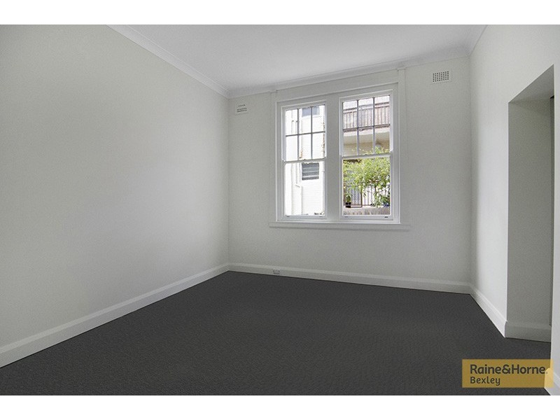 1/64 CRONULLA STREET, Carlton NSW 2218