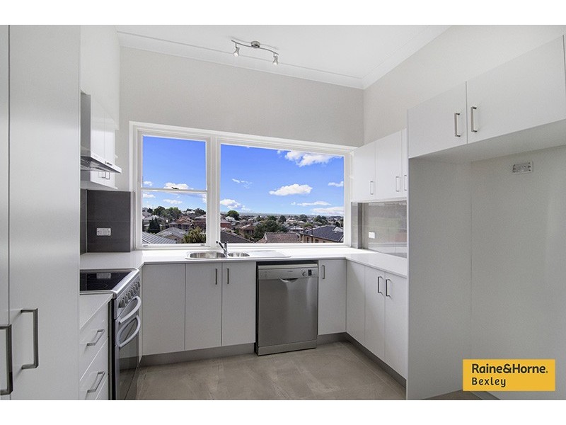 2/64 CRONULLA STREET, Carlton NSW 2218