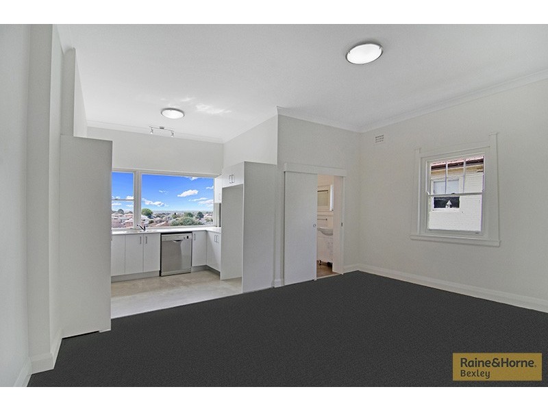 2/64 CRONULLA STREET, Carlton NSW 2218