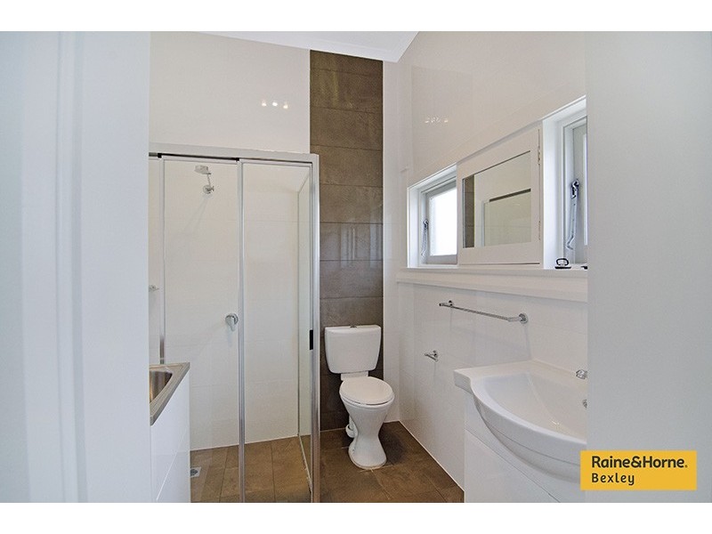 2/64 CRONULLA STREET, Carlton NSW 2218