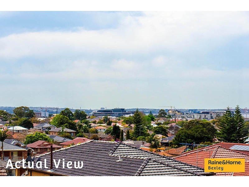 2/64 CRONULLA STREET, Carlton NSW 2218