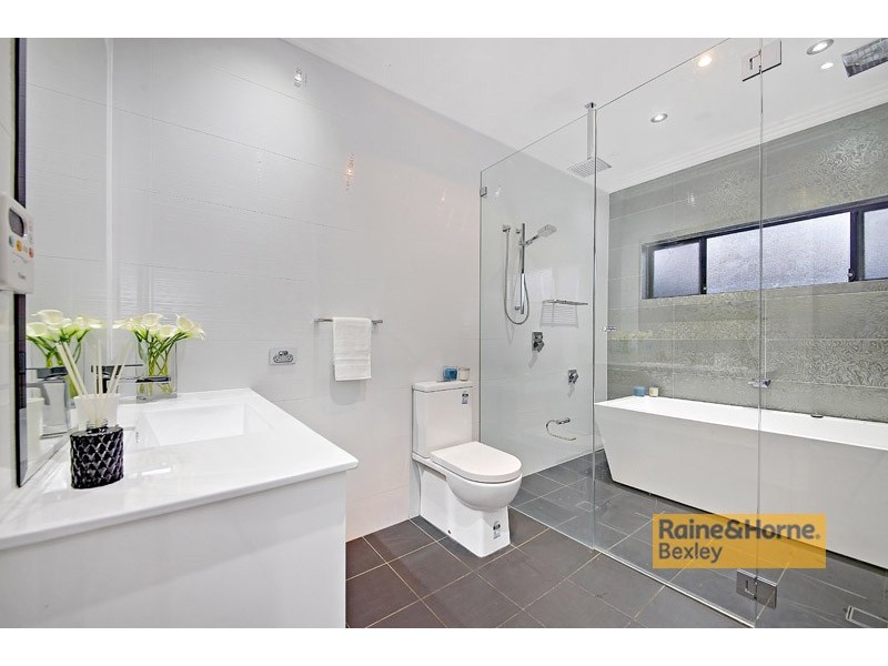 11 Mercury Street, Beverly Hills NSW 2209