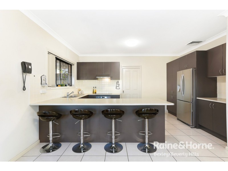 2a MORISON DRIVE, Lurnea NSW 2170