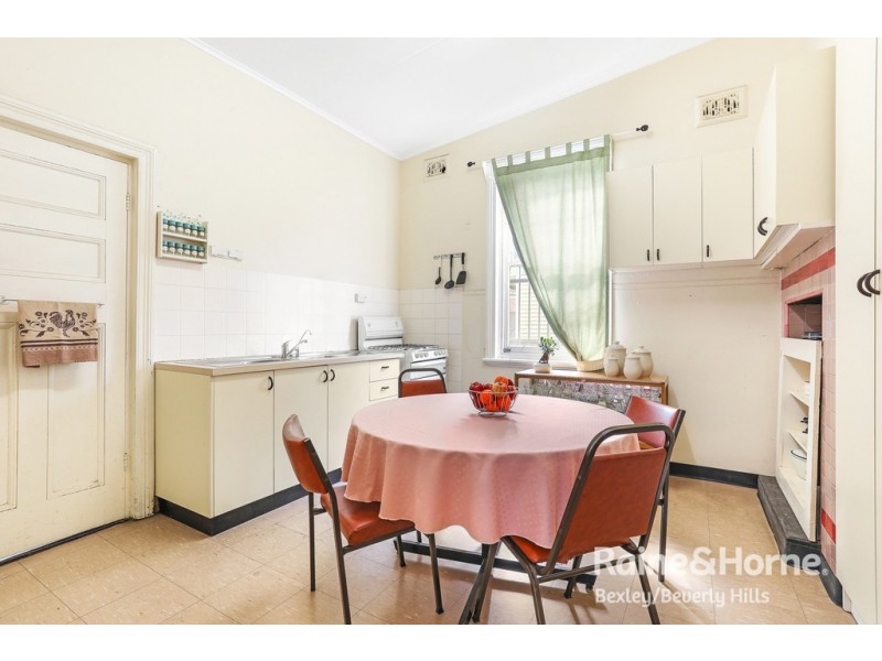 83 Unwins Bridge Road, Tempe NSW 2044