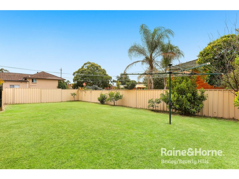 17 Bridge View Road, Beverly Hills NSW 2209