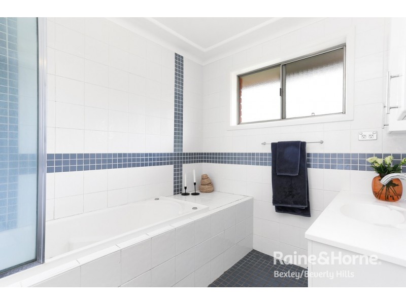 17 Bridge View Road, Beverly Hills NSW 2209